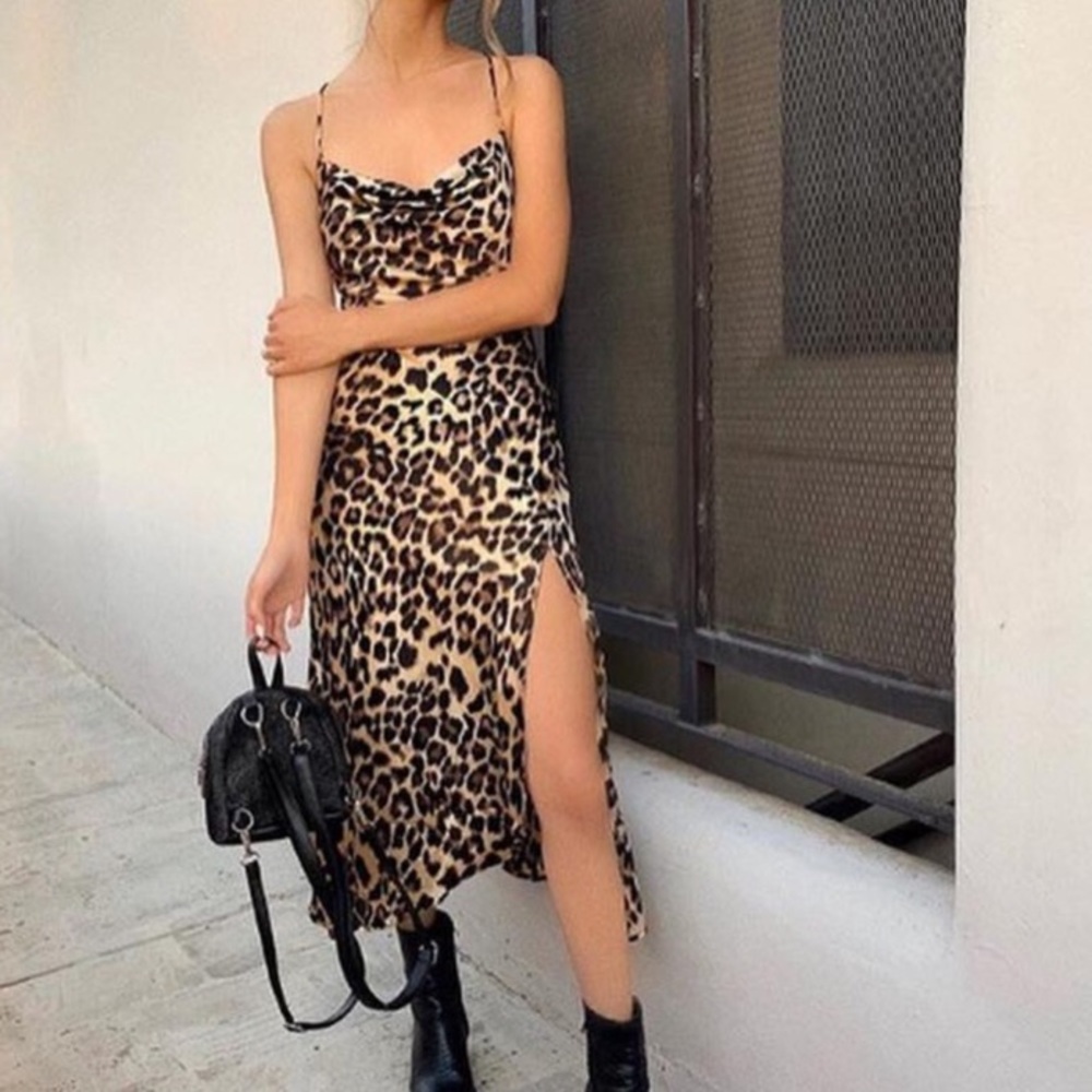 ASTR the label Gaia midi leopard dress